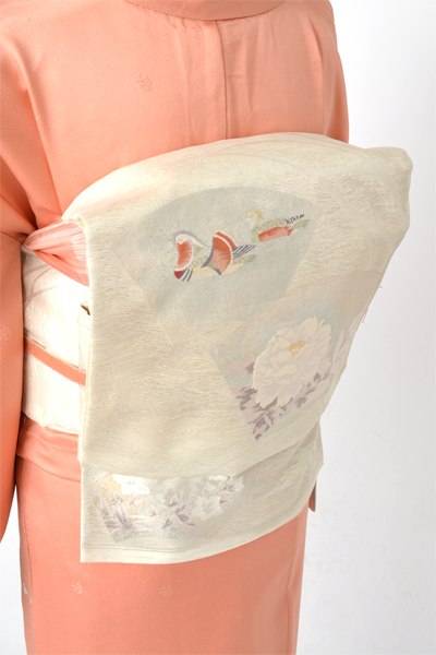 単衣訪問着［洗い朱色の絵馬模様］