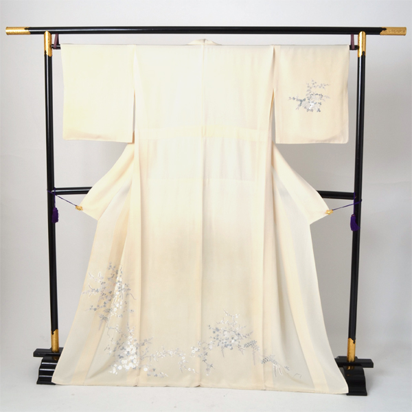 単衣訪問着［灰白色の花模様］