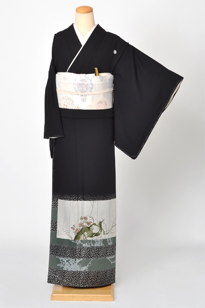 絽黒留袖[紅梅屏風画]