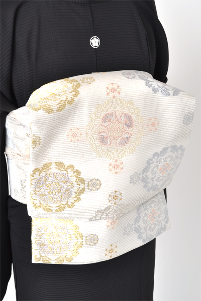 絽黒留袖[紅梅屏風画]