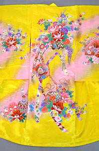女児産着［黄色地に花車模様］