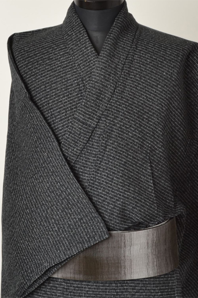 浴衣［174-182cｍ］黒地の竪横絣