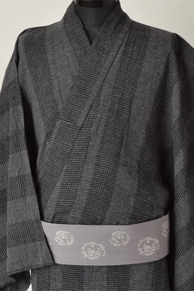 浴衣［182-190cｍ］黒&グレイの竪縞の絣模様