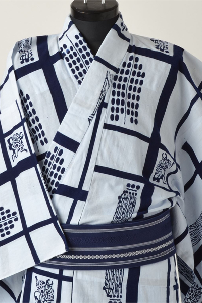 浴衣［151-159cｍ］白地の歌舞伎模様