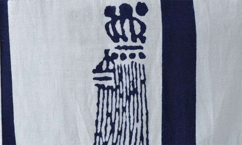 浴衣［151-159cｍ］白地の歌舞伎模様