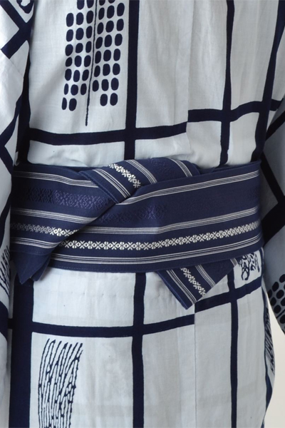 浴衣［151-159cｍ］白地の歌舞伎模様