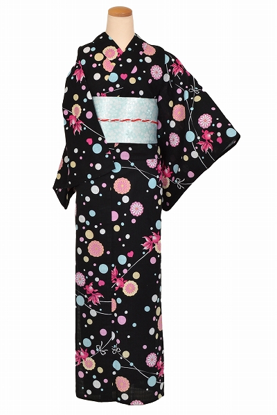 ゆかた(黒地・菊)