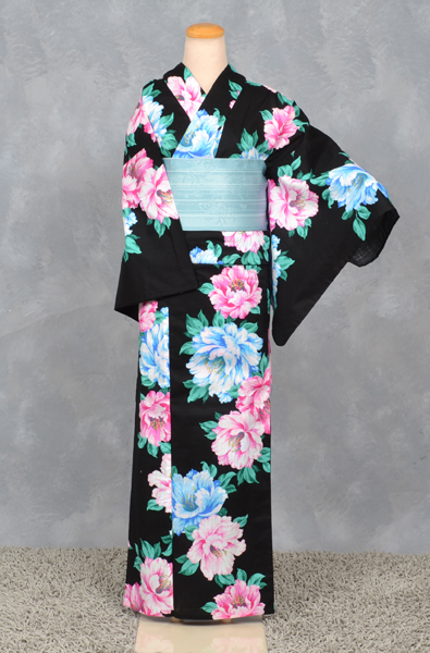 ゆかた(黒地・ぼたん)