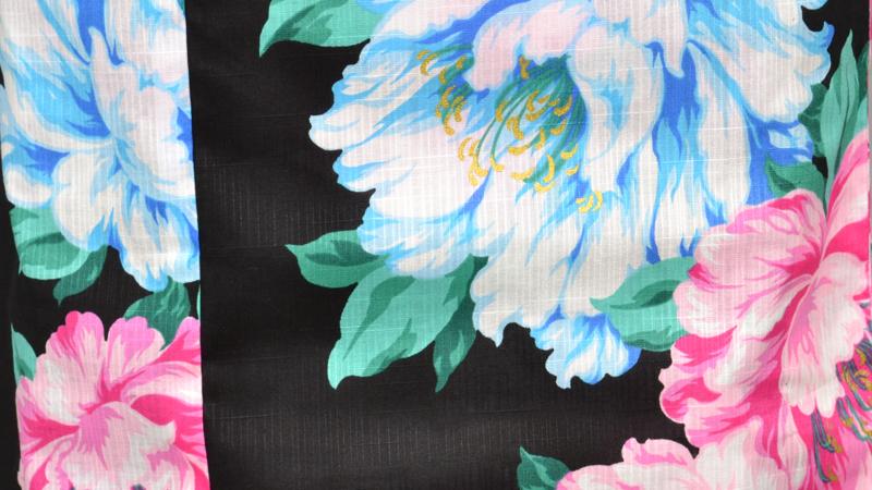 ゆかた(黒地・ぼたん)