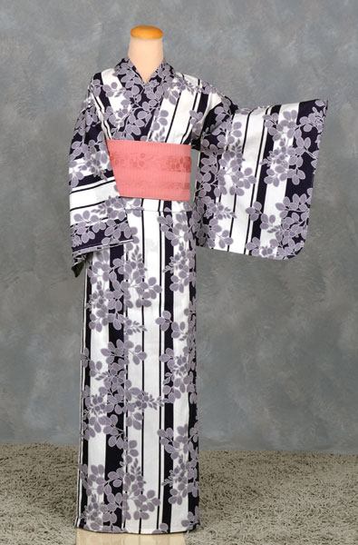 ゆかた(白地・薄紫花)