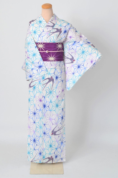 浴衣［白地に麻の葉模様］