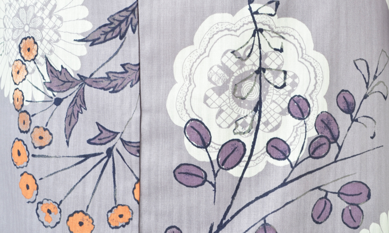 浴衣［葡萄鼠色の花模様］