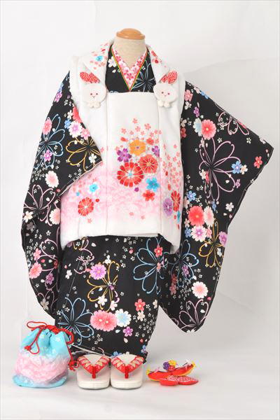 三歳祝着【黒地に花々】