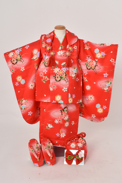 三歳祝着【赤色に花車】