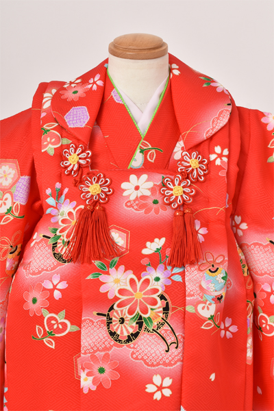 三歳祝着【赤色に花車】