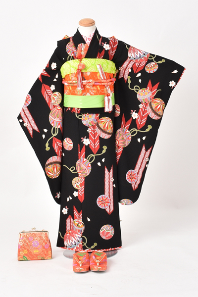 七歳祝着【黒地に矢羽根・毬】