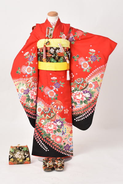 七歳祝着【朱赤地に四季の草花】