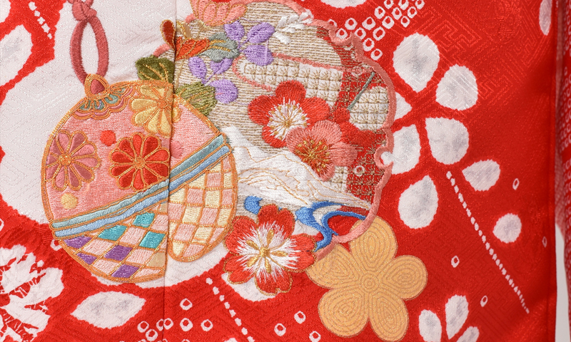 七歳祝着【赤地に雪輪・毬】