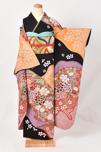 振袖[黒地・絞り・ぼたん]