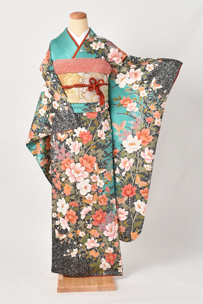 振袖[パステルグリーンの地に花]