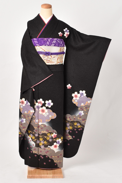 振袖[黒地に大きな雲取り]