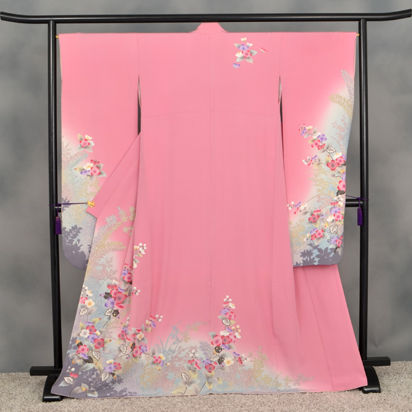 振袖[桜色地に可憐な花]