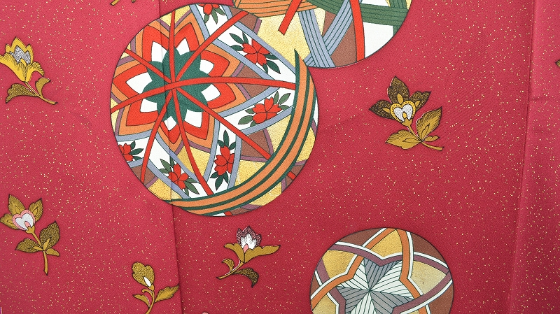 振袖(えんじ×黒の躍動的な振袖)