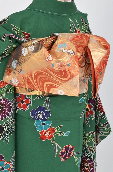 振袖(目にも鮮やかな紅型・深緑色)