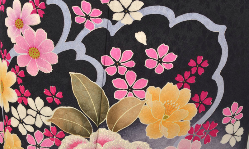 振袖【黒地を埋め尽くす様々な華】