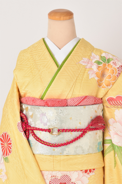 振袖【レモン色の愛らしい振袖】