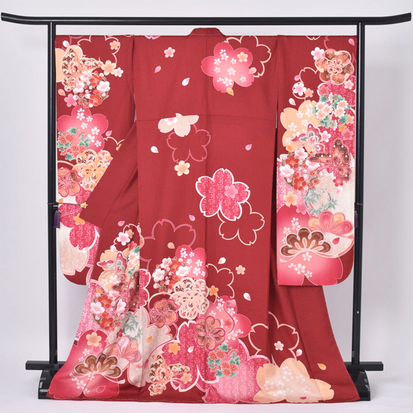 振袖【赤いラメ地に大胆華尽くし】