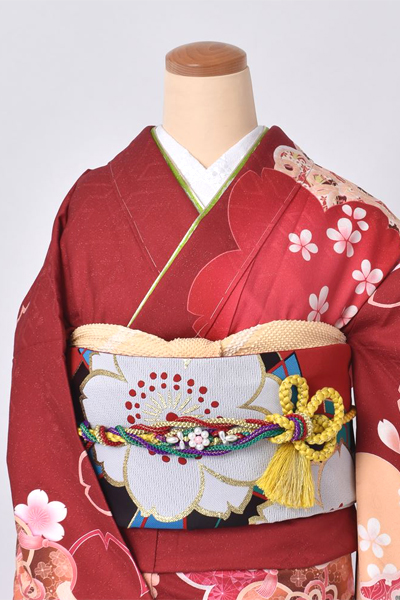 振袖【赤いラメ地に大胆華尽くし】