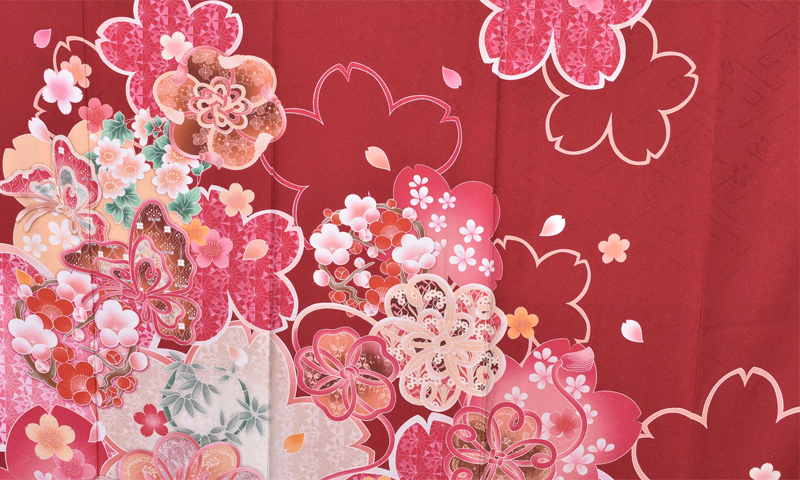 振袖【赤いラメ地に大胆華尽くし】