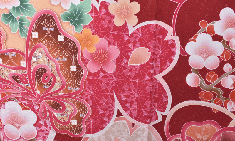 振袖【赤いラメ地に大胆華尽くし】