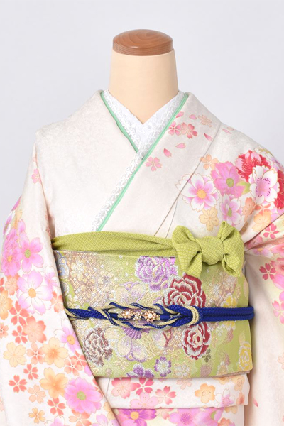 振袖【パステル調の可憐な振袖】