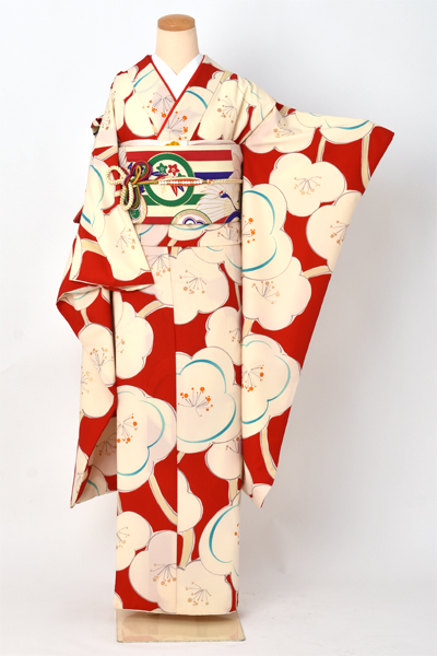 振袖[赤地に梅]