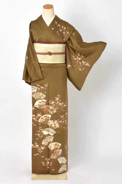 訪問着[扇に四季折々の花々]