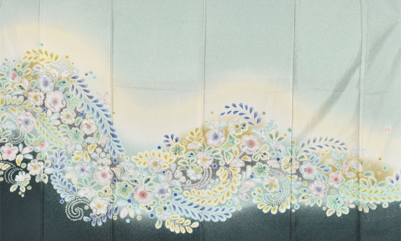 訪問着【華やかな辻が花模様】