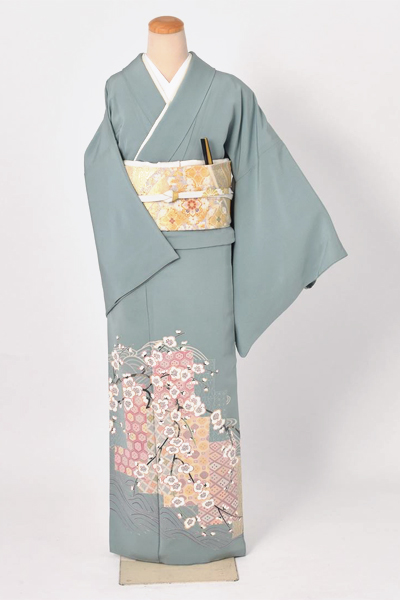 色留袖〔松葉色に枝垂れ梅〕