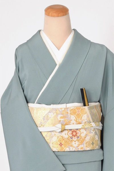 色留袖〔松葉色に枝垂れ梅〕