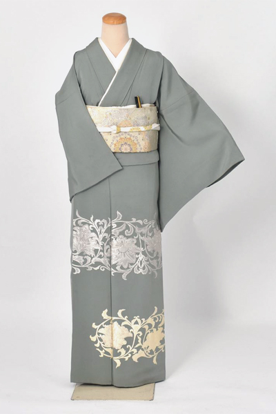 色留袖［斬新なデザインの唐花模様］