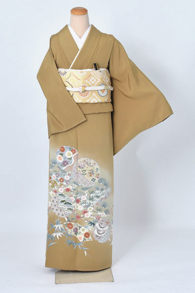 色留袖（彩色豊かな伝統美・加賀友禅調）