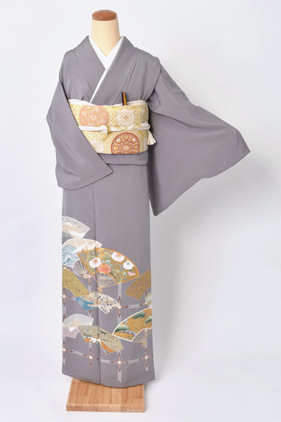 色留袖（重厚な鉛色に扇面柄）