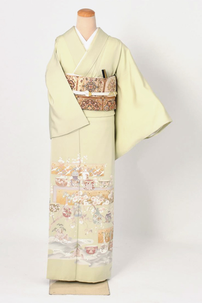 色留袖（門出を祝う生活財文柄）