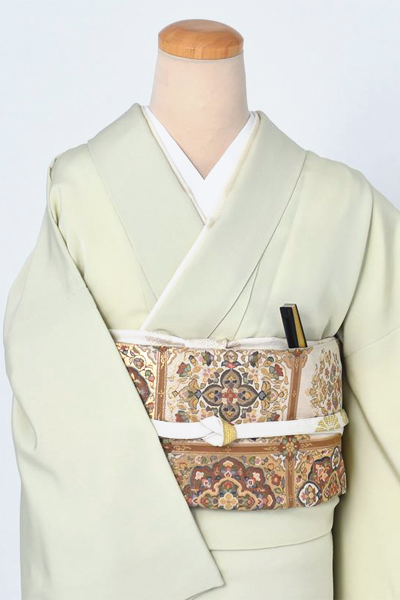 色留袖（門出を祝う生活財文柄）