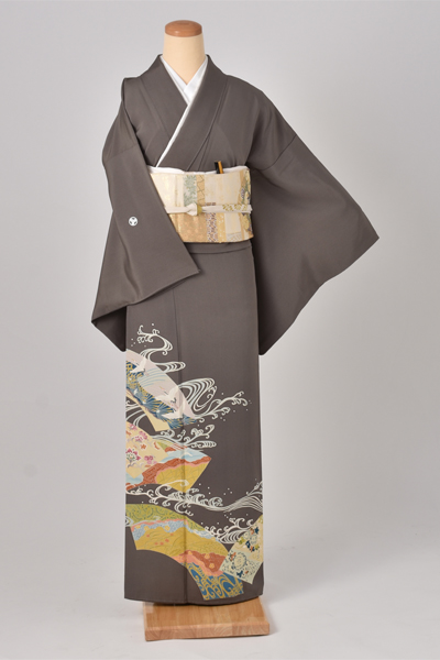 色留袖[扇面松や鶴・三つ紋]