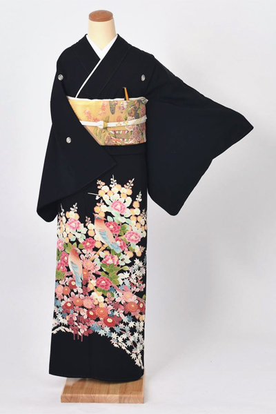 黒留袖〔四季草花と花喰い鳥〕