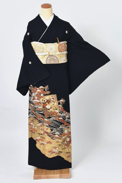 黒留袖〔道長取りに色紙柄 〕