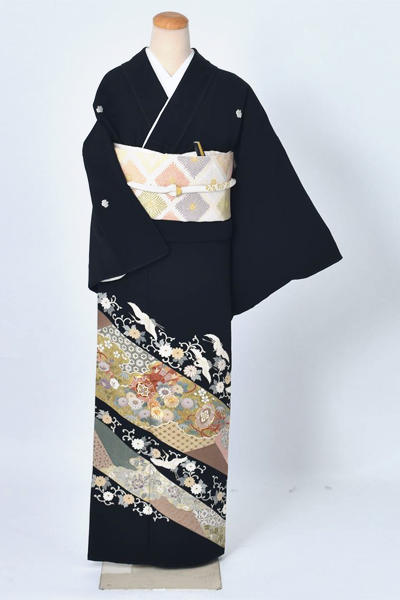 黒留袖〔吉祥文様〕