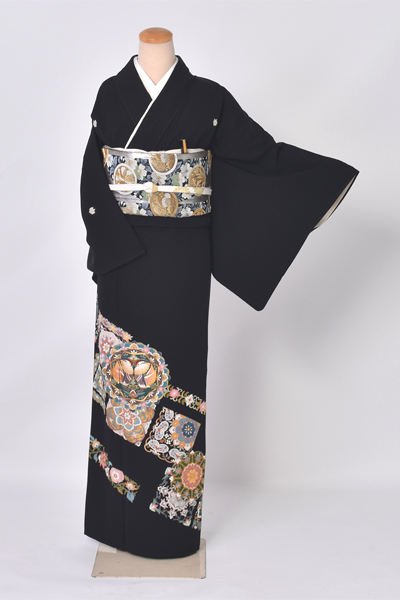 黒留袖　[仲睦まじい鴛鴦 ]